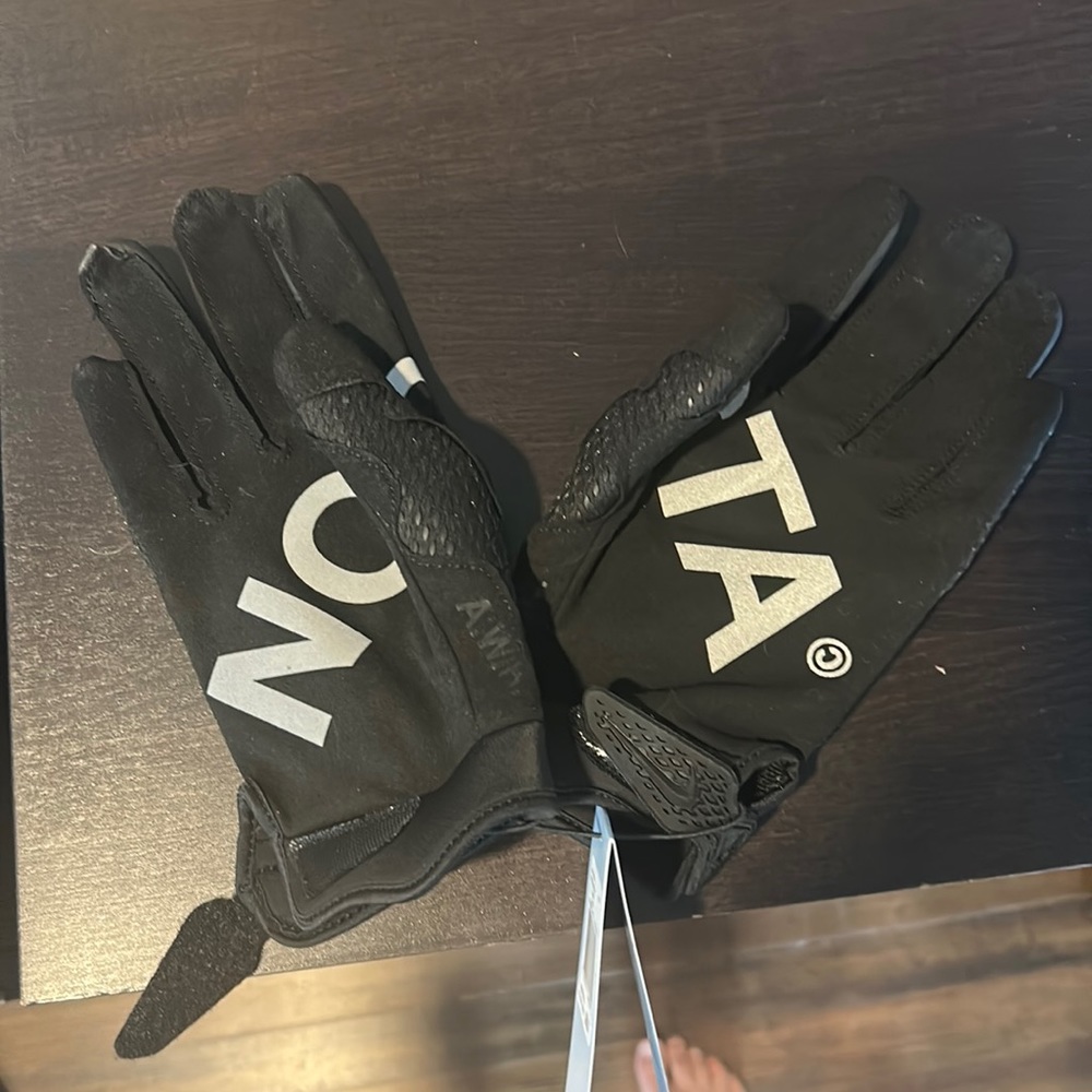 Nocta gloves and headband